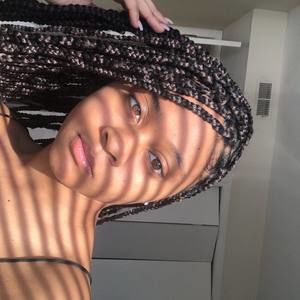 Meet your Posher, Amari